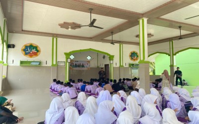Membentuk Generasi Unggul dan Berakhlak Mulia, Dosen IAIN Langsa Berikan Materi Penguatan Karakter di Mushola Nurul Hidayah MTsN 1 Aceh Tamiang