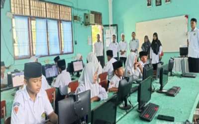 Pastikan Kelancaran ANBK 2025, Kasi Penmad Kemenag Monitoring MTsN 1 Aceh Tamiang  