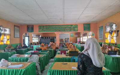 MTsN 1 Aceh Tamiang Tingkatkan Kompetensi Digital Guru Melalui Pelatihan Gamma App