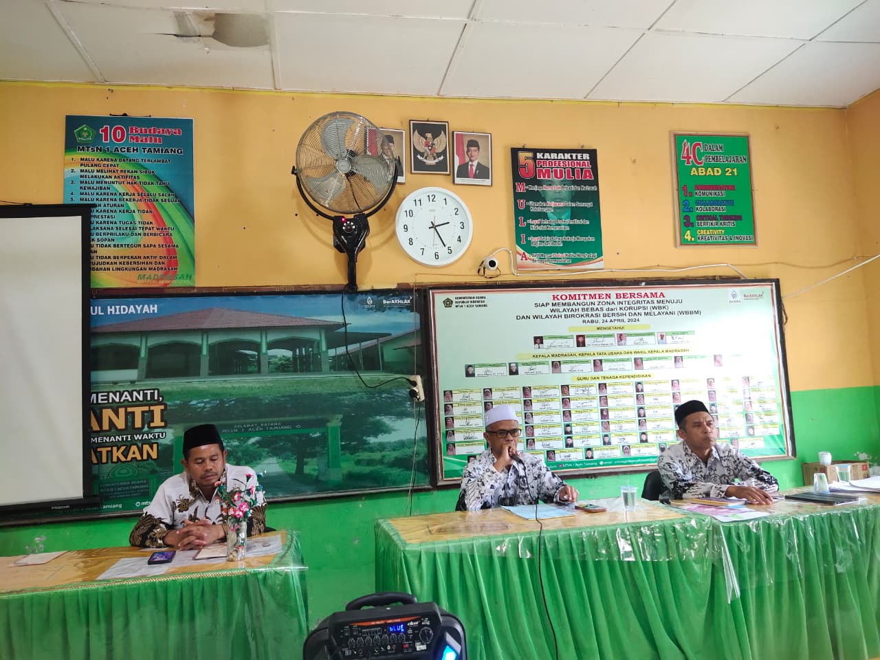 Rapat kepengurusan Koperasi